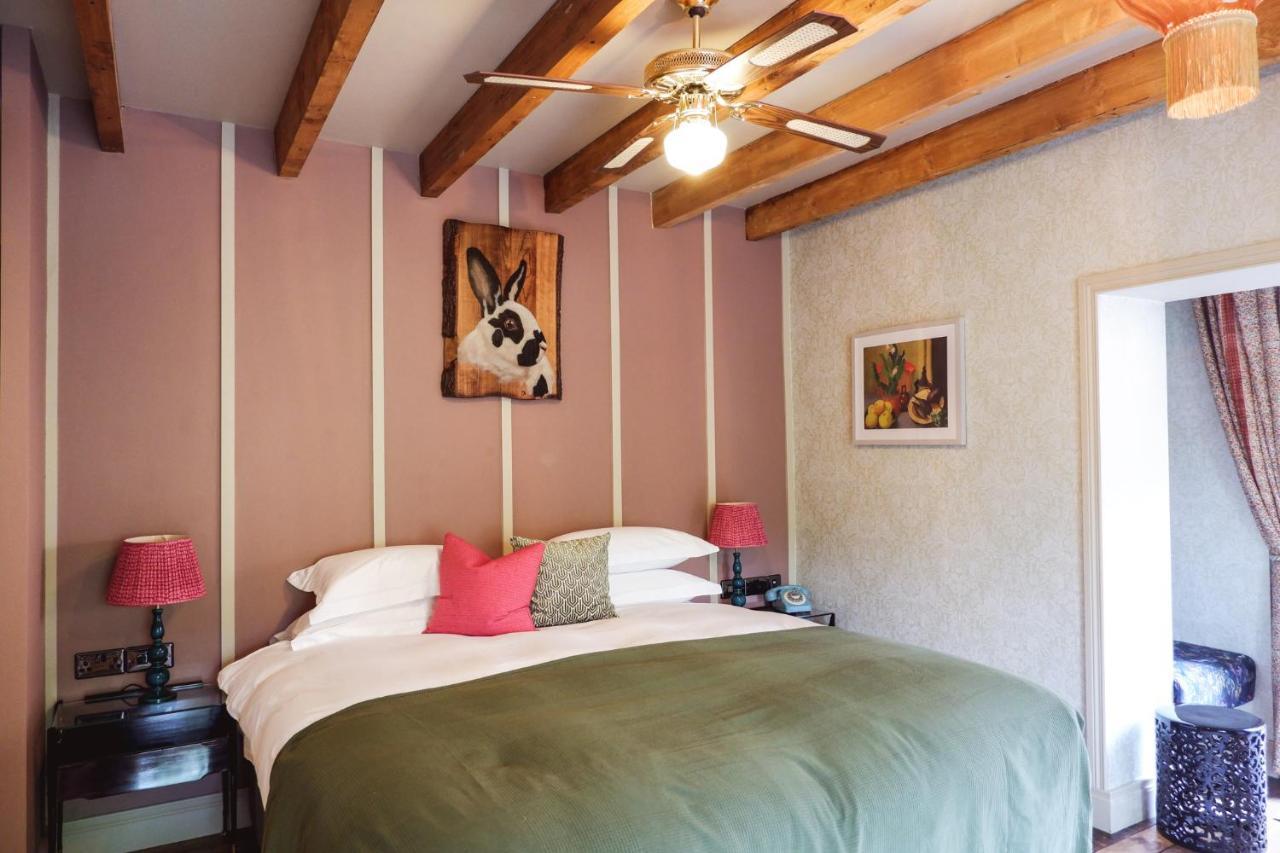 The Rabbit Hotel & Retreat Templepatrick Extérieur photo