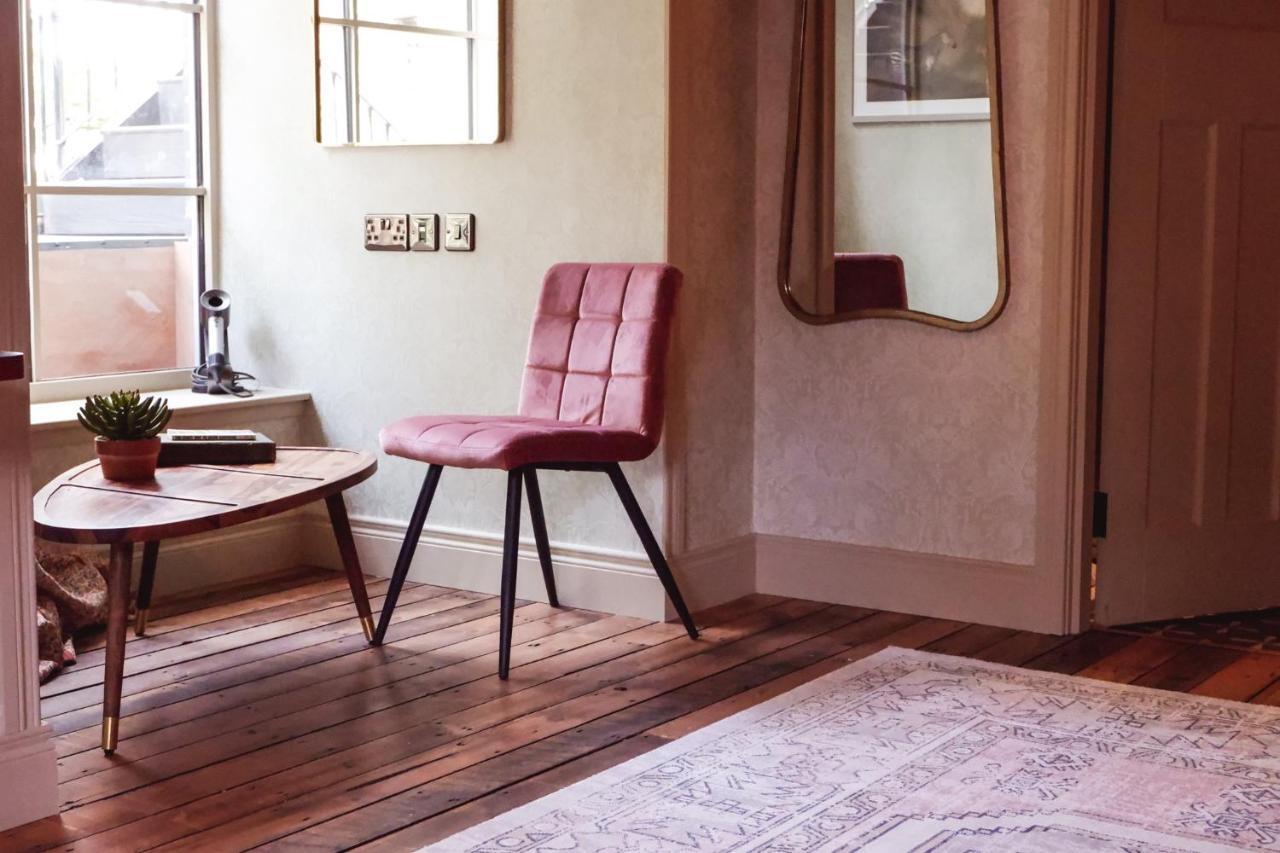 The Rabbit Hotel & Retreat Templepatrick Extérieur photo