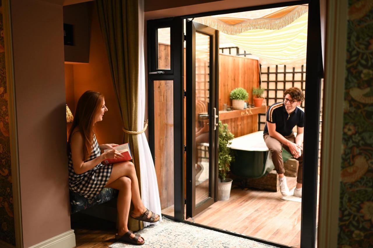 The Rabbit Hotel & Retreat Templepatrick Extérieur photo