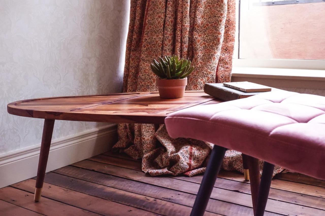 The Rabbit Hotel & Retreat Templepatrick Extérieur photo